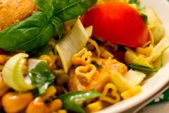 Kanasalaatti Kuitupastalla