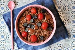 Lakusuklainen chia-kaura-tattaripuuro