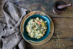 Lehtikaali-tattaripuuro, suolainen lounaspuuro venäläiseen tyyliin