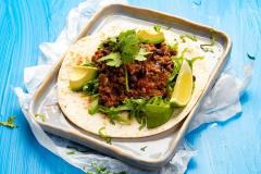 Mustapapu-jauhelihatortillat