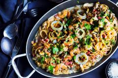 Pasta carbonara merenelävillä