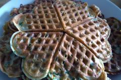 Pinaatti-juustovohvelit