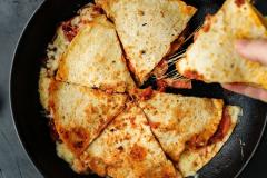 Pizza quesadilla