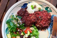 Punajuuri-jauhelihapihvit