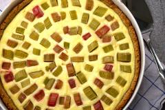 Raparperipiirakka Vaniljakreemillä