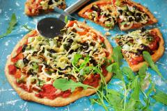 Satokauden pizza pyöreään piirakkapohjaan