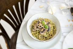 Sienipasta pähkinäpestolla