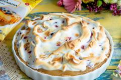 Sitruunainen marja-marenkitorttu