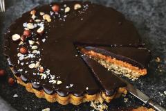 Suklaa-karamellipiirakka