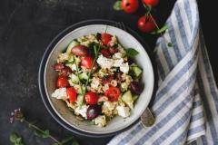 Suolainen lounaspuuro kreikkalaiseen tyyliin