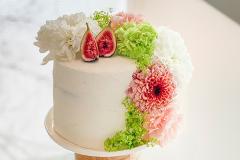 Täytekakku vaniljamoussella ja viikunahillolla