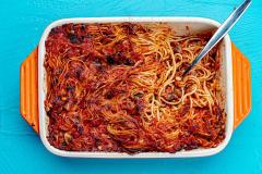 Uunispagettia ja parmesaania