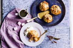 Vaahtokarkkiset uuniomenat