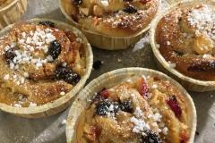 Vegaanit korvapuustit kauramaitoon kahdella eri täytteellä