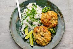 Vihreät chili-broileripihvit ja lime-korianteririisi