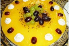 keväinen-viinimoussekakku