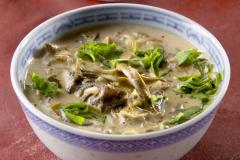 Suppilovahvero-Villiriisikeitto