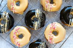 Toffeekuorrutetut uunidonitsit