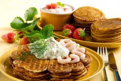 Vohvelit suolaisella ja makealla täytteellä