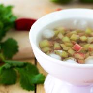 Raparperisalsa ja herkulliset kanatortillat